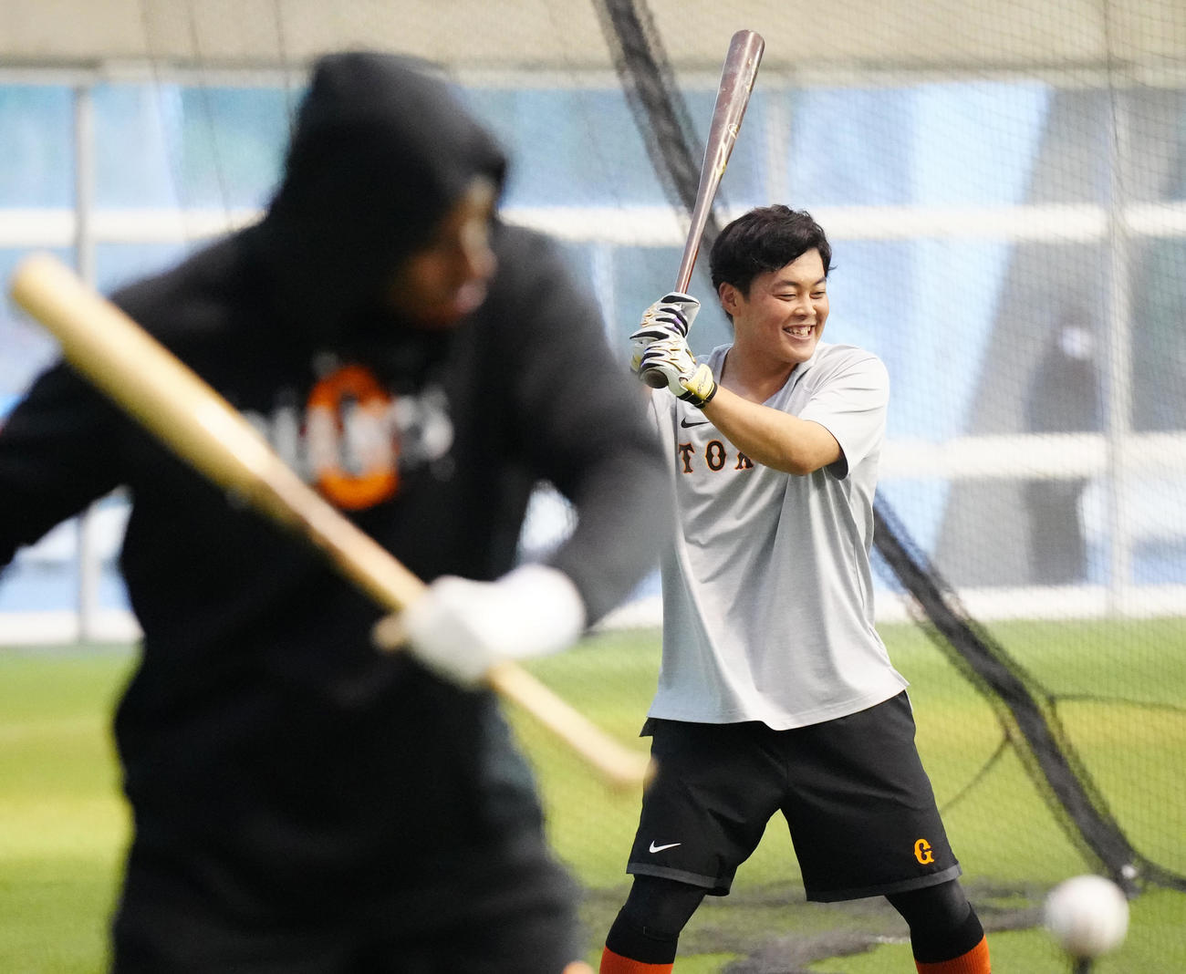 1軍に合流し、早朝練習に臨む巨人山瀬（撮影・江口和貴）