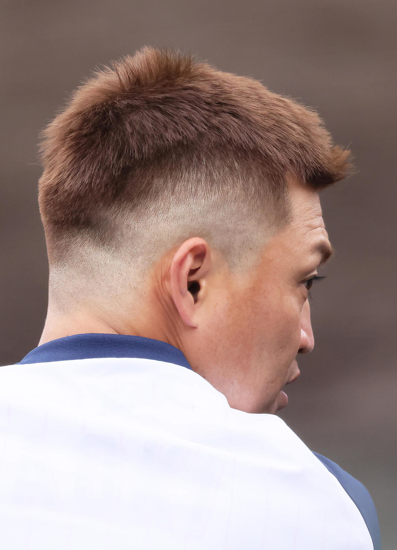 新しいヘアスタイルで練習に臨むヤクルト青木（撮影・足立雅史）