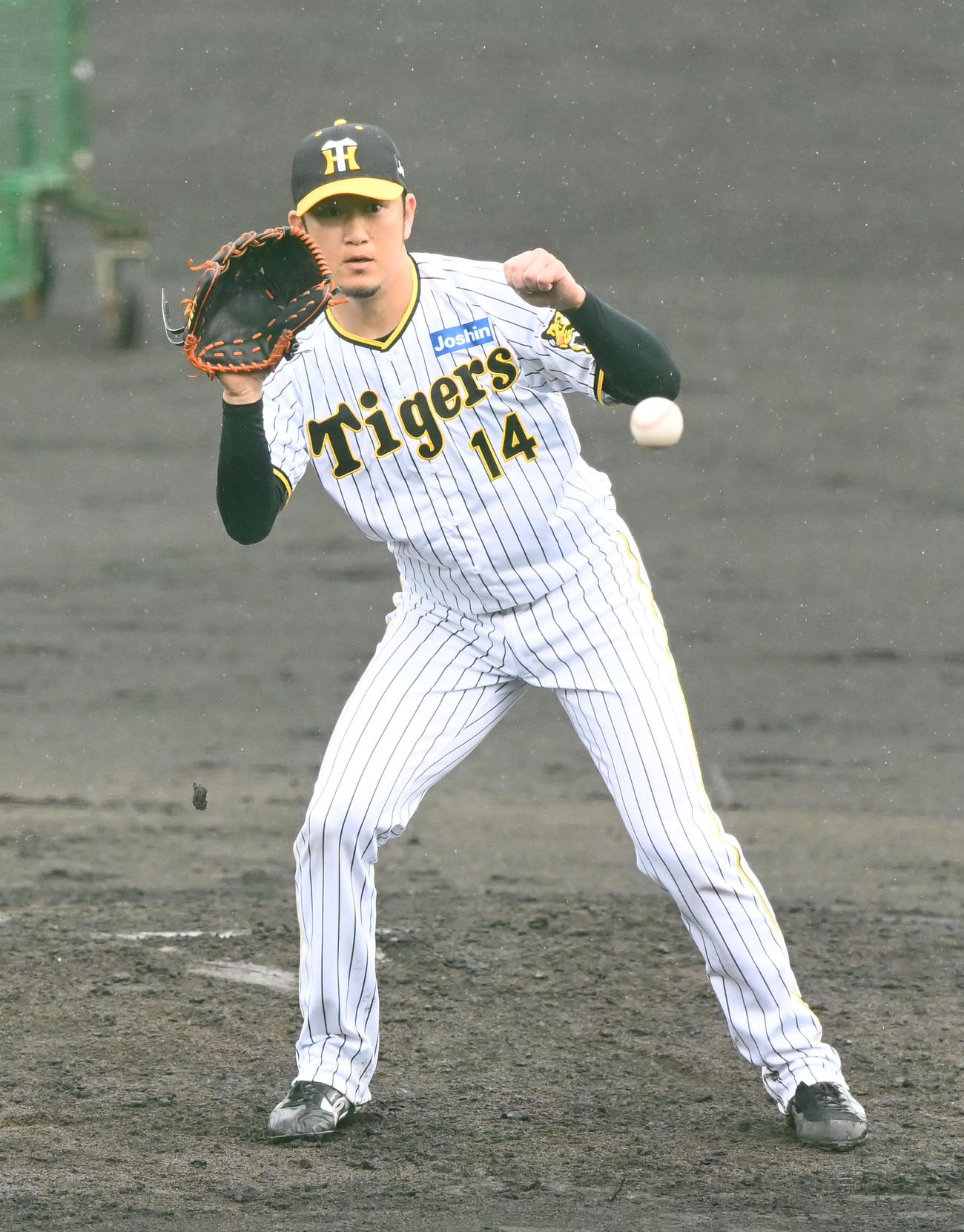 フリー打撃に登板した岩貞（撮影・前岡正明）