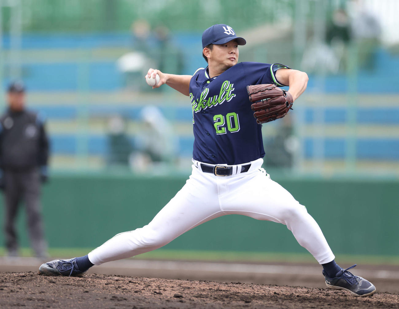 ロッテ対ヤクルト　8回裏、ヤクルト4番手で登板する木沢（撮影・河田真司）