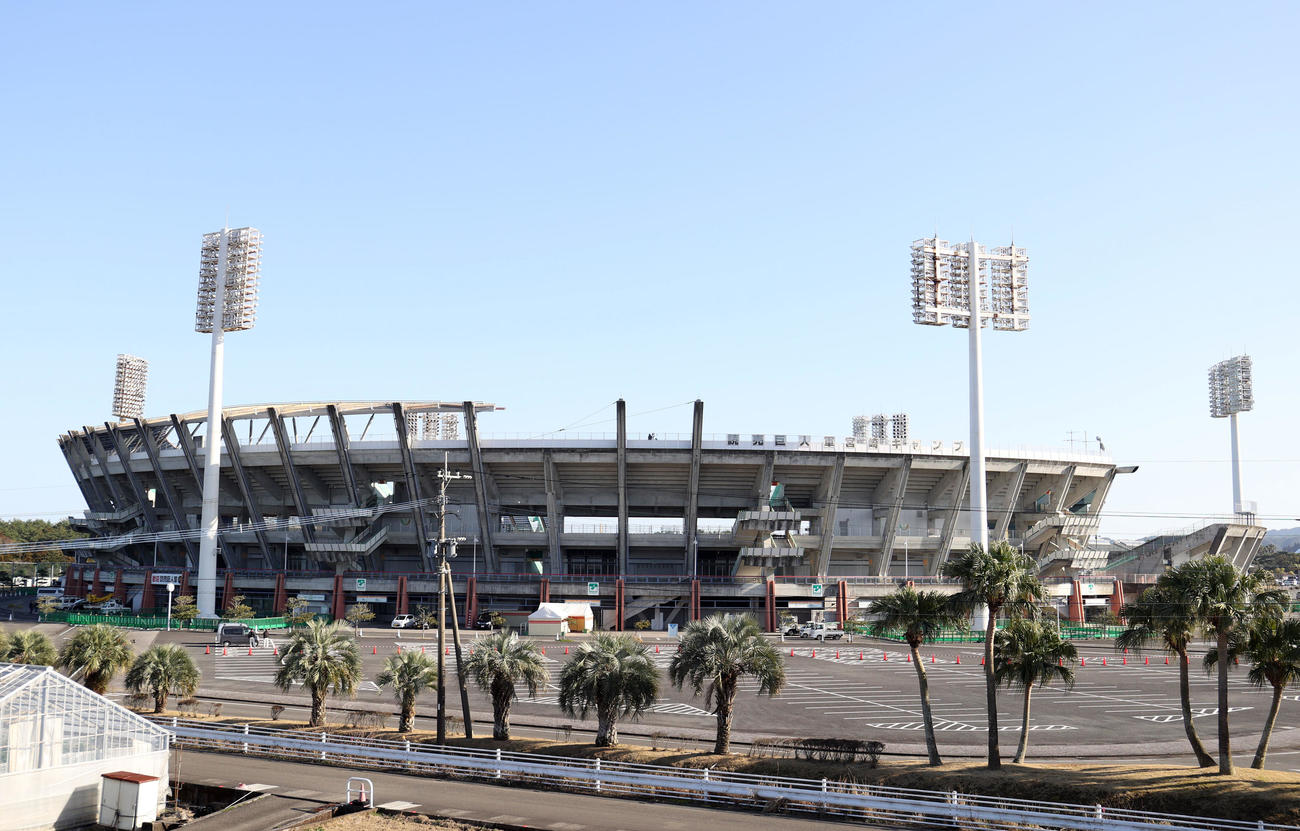 ひなたサンマリンスタジアム宮崎（2021年1月30日撮影）