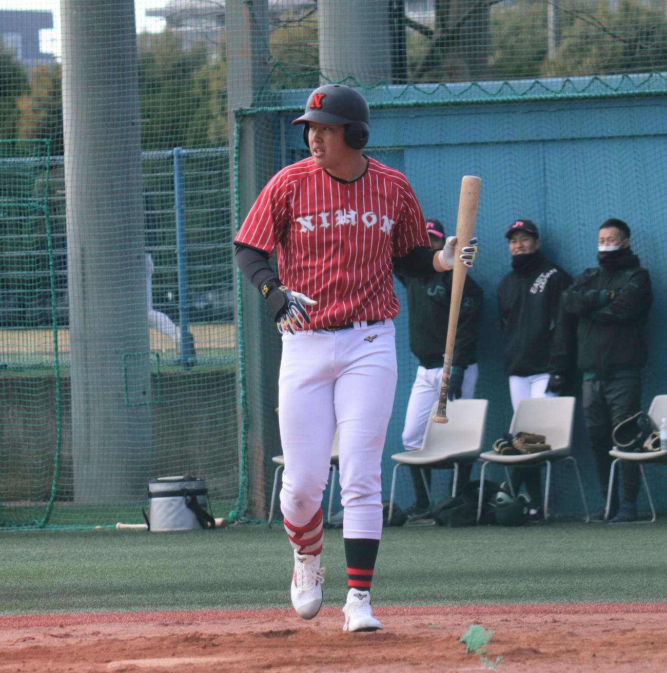 大学野球オープン戦　JR東日本対日大　9回2死、代打で登場した九州学院の村上（撮影・星夏穂）