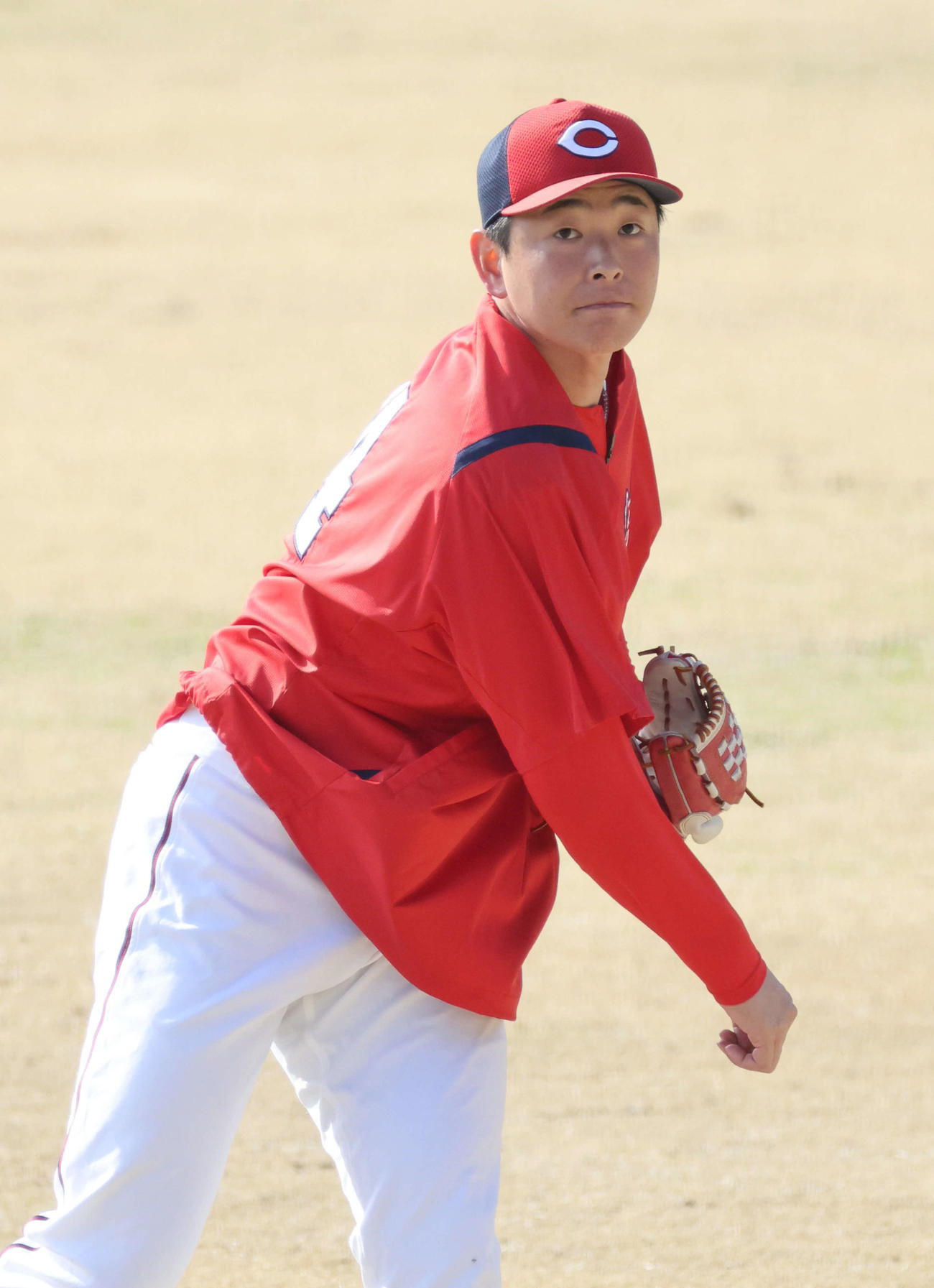 広島日南キャンプ　キャッチボールをする大瀬良（撮影・加藤孝規）