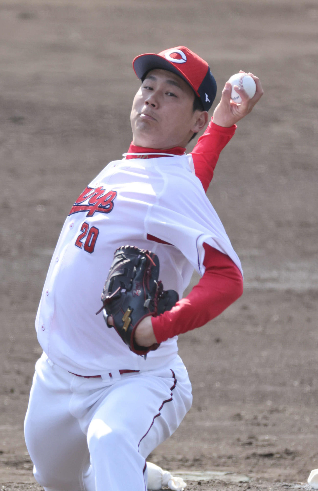14日の紅白戦で好投した広島栗林（撮影・加藤孝規）