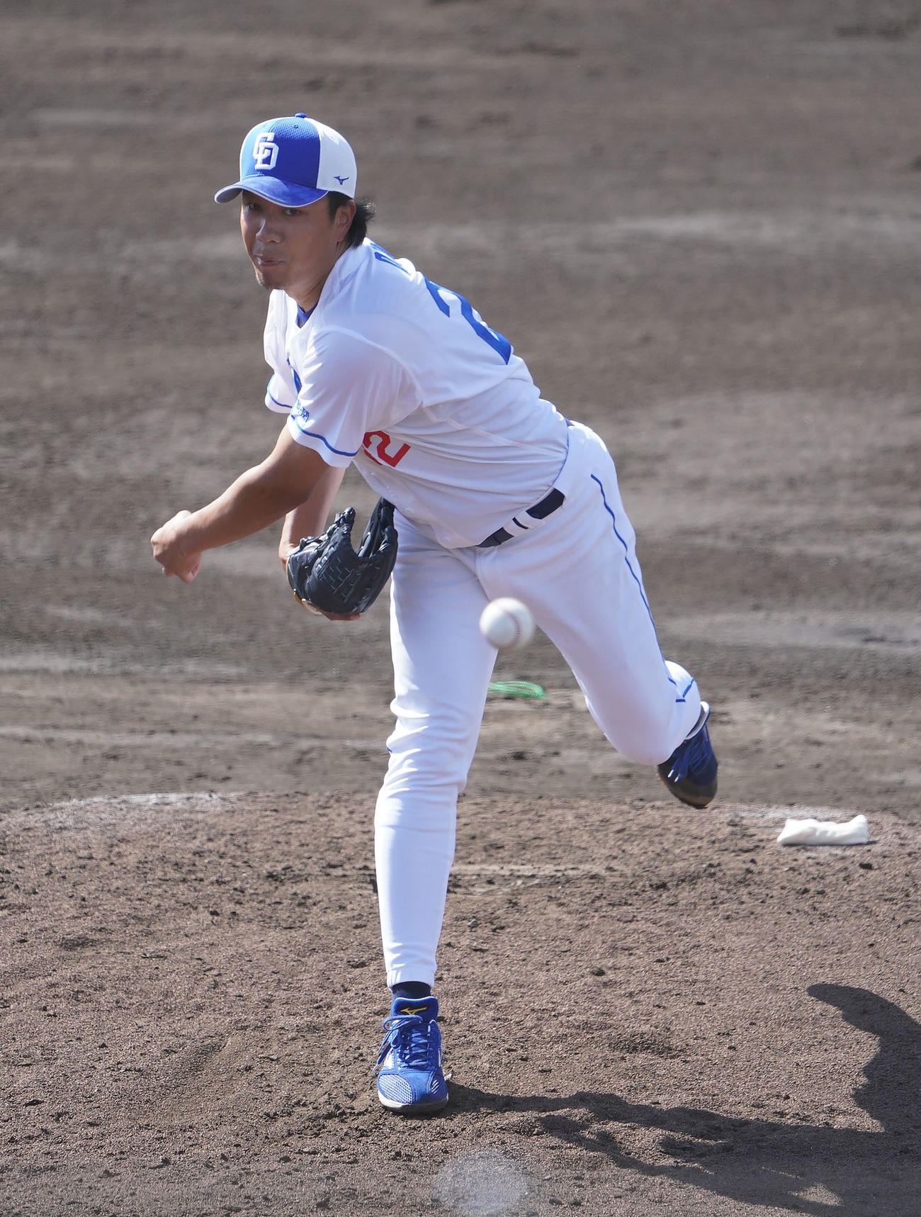 シート打撃練習に登板する大野雄（撮影・森本幸一）