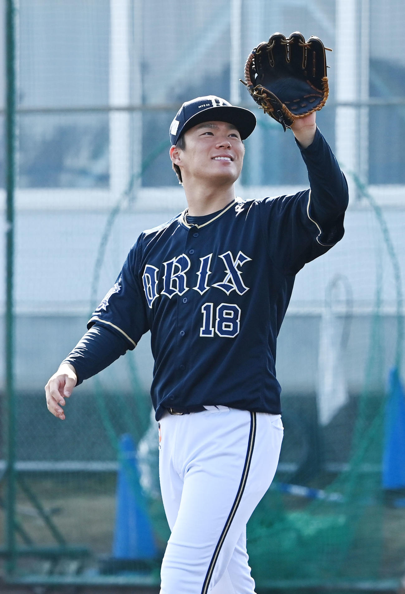 キャンプで最終調整するオリックス山本（撮影・和賀正仁）