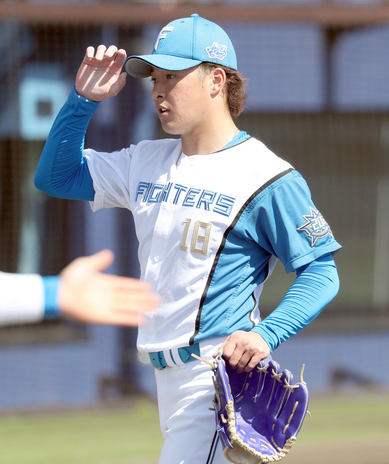 日本ハム対キューバ　3回表を無失点に抑えベンチに戻る日本ハム吉田（撮影・佐藤翔太）