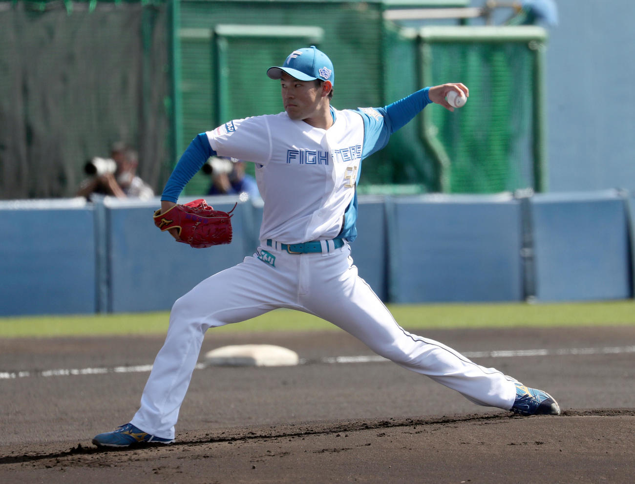 日本ハム対中日　日本ハム先発の根本（撮影・佐藤翔太）