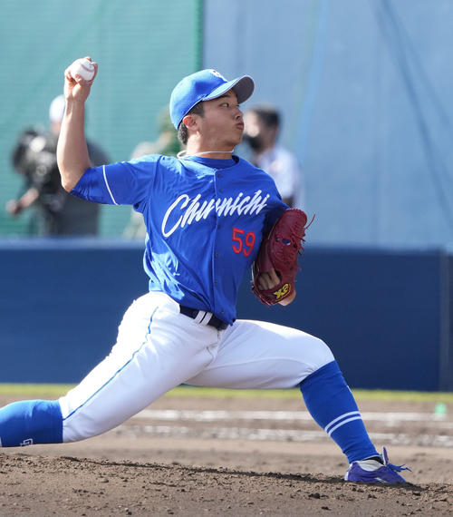 日本ハム対中日　7回裏、中日5番手で登板する山本（撮影・森本幸一）