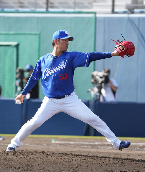 日本ハム対中日　8回裏、中日6番手で登板する清水（撮影・森本幸一）