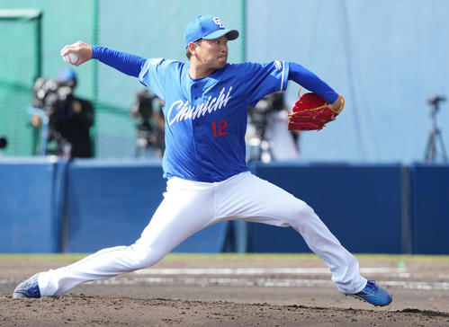 日本ハム対中日　4回裏、中日2番手で登板する田島（撮影・森本幸一）