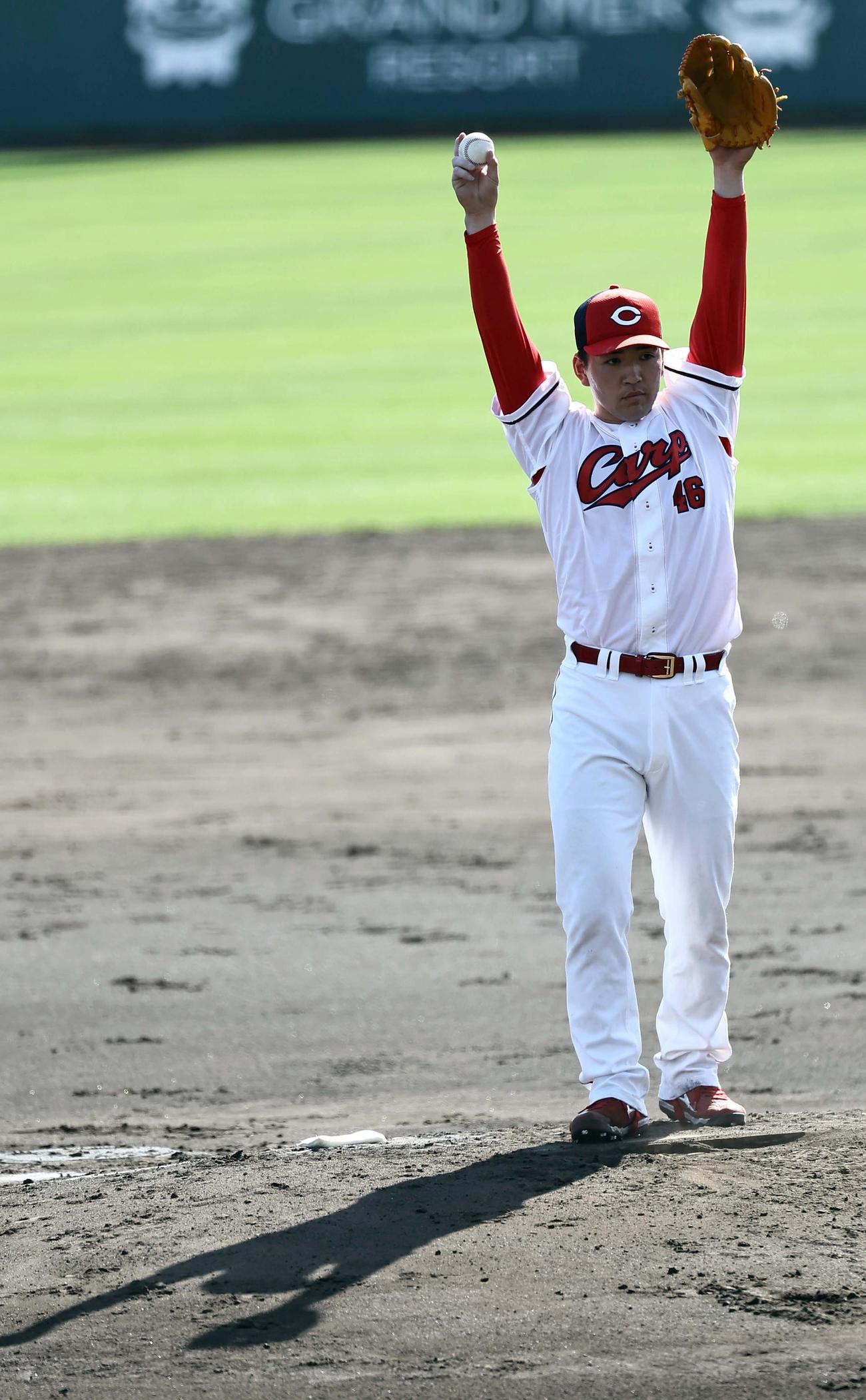 紅白戦で登板する河野（撮影・上田博志）