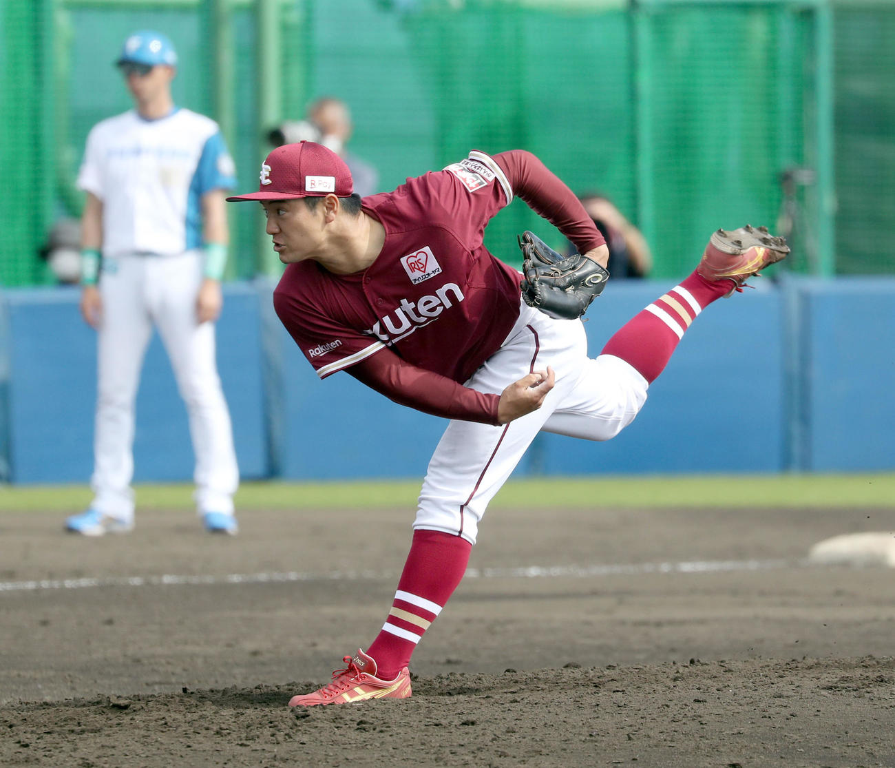 日本ハム対楽天　楽天2番手の津留崎（撮影・佐藤翔太）