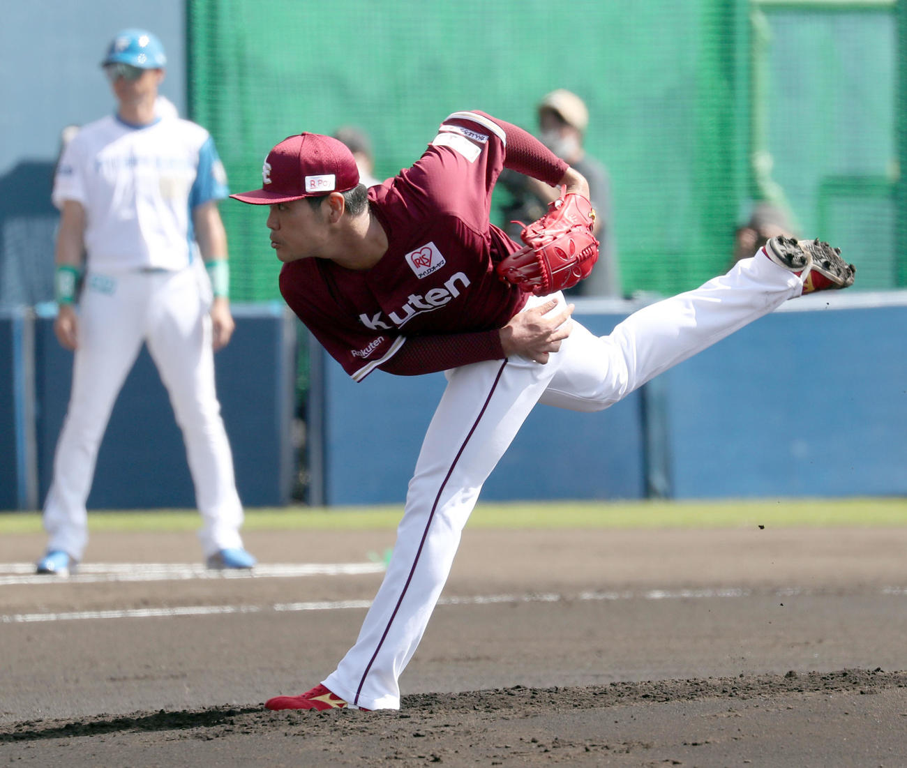 日本ハム対楽天　楽天先発の内間（撮影・佐藤翔太）