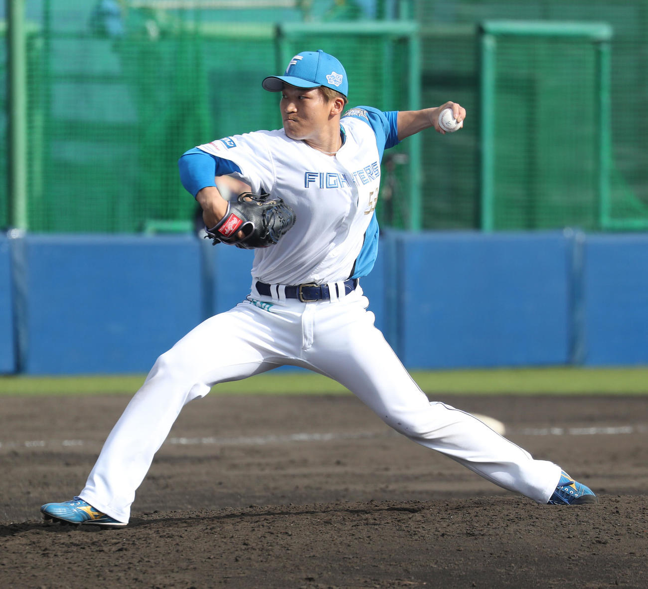 日本ハム対楽天　日本ハム4番手の長谷川（撮影・佐藤翔太）