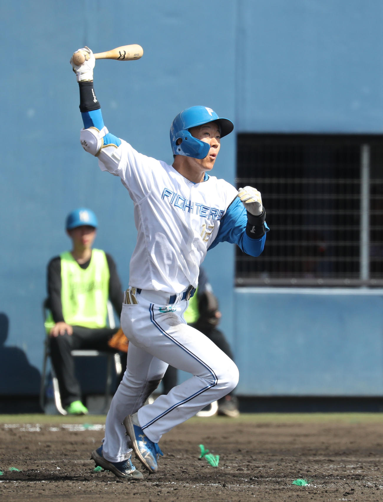 日本ハム対楽天　1回裏日本ハム1死、矢沢は右前打を放つ（撮影・佐藤翔太）