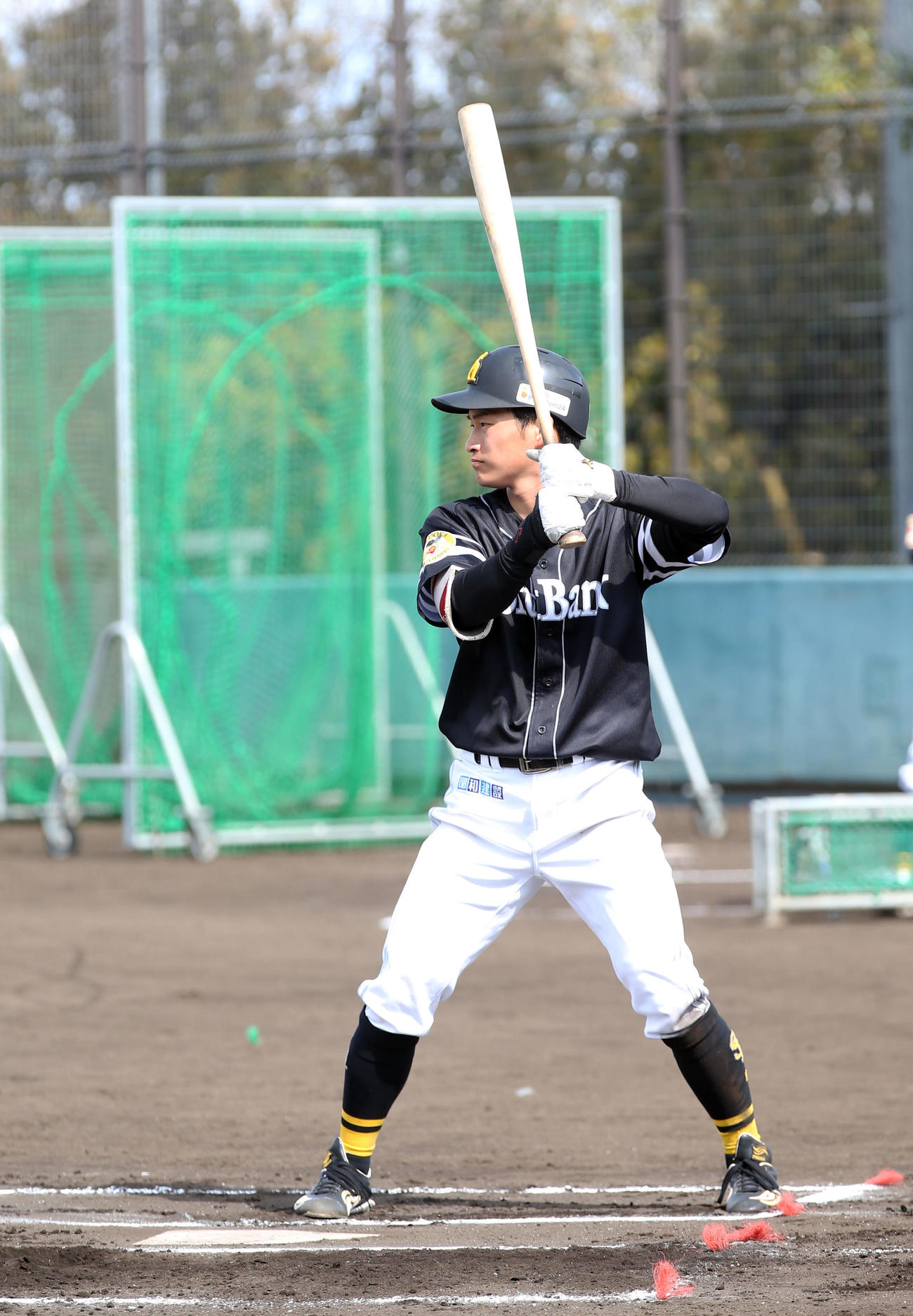 チーム打撃で打席に入る西尾（撮影・屋方直哉）