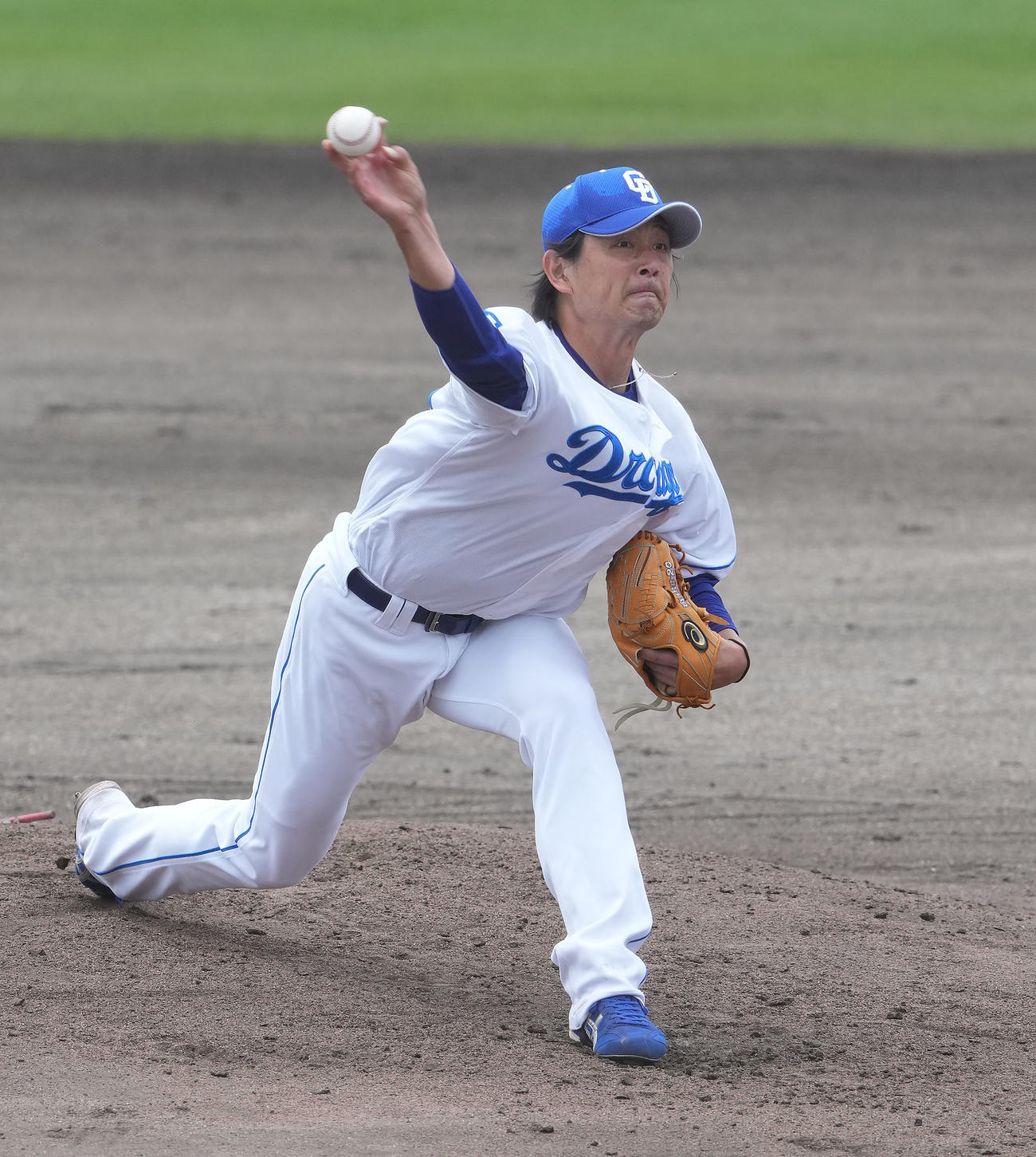 シート打撃練習に登板する涌井（撮影・森本幸一）