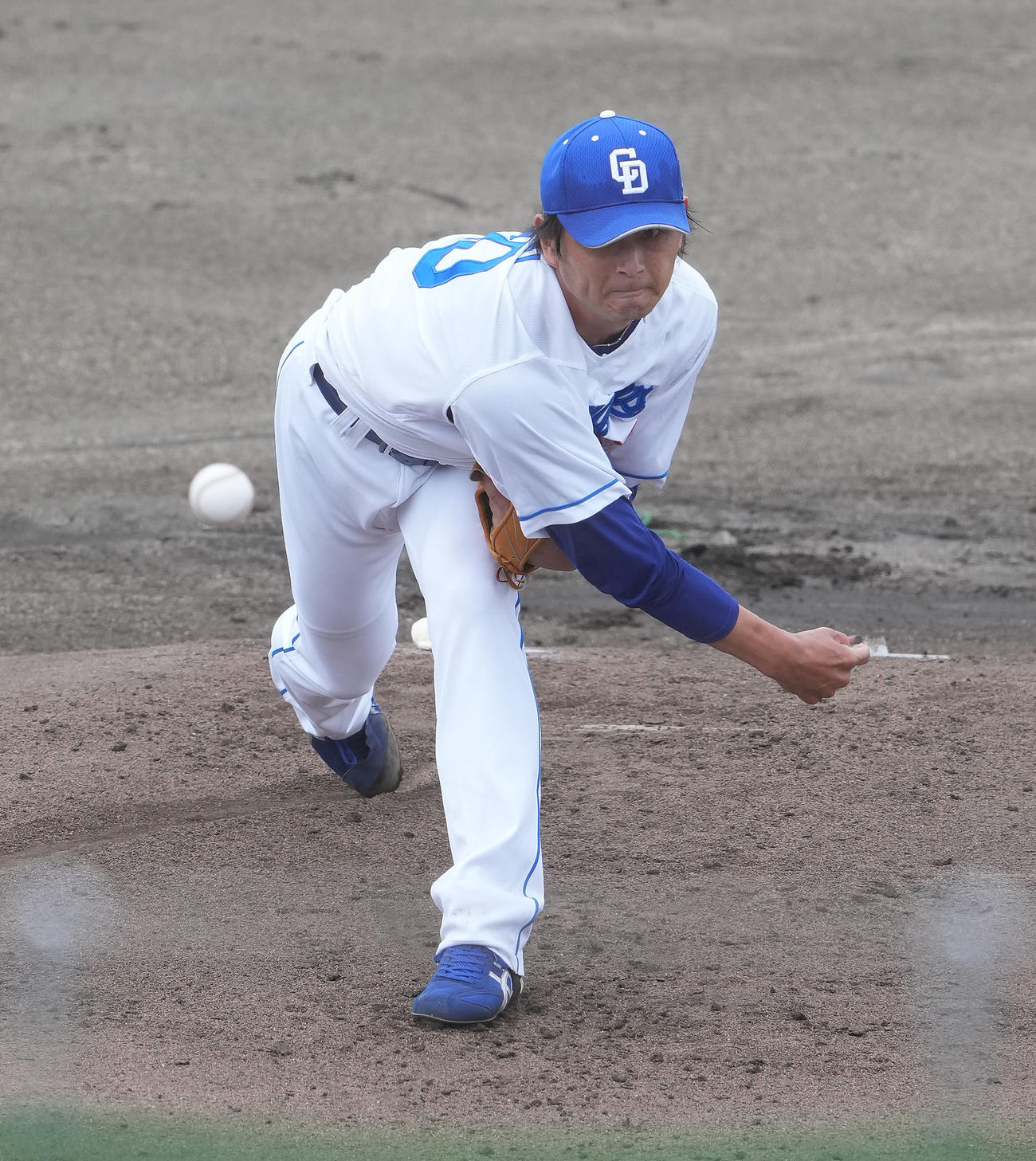 シート打撃練習に登板する涌井（撮影・森本幸一）