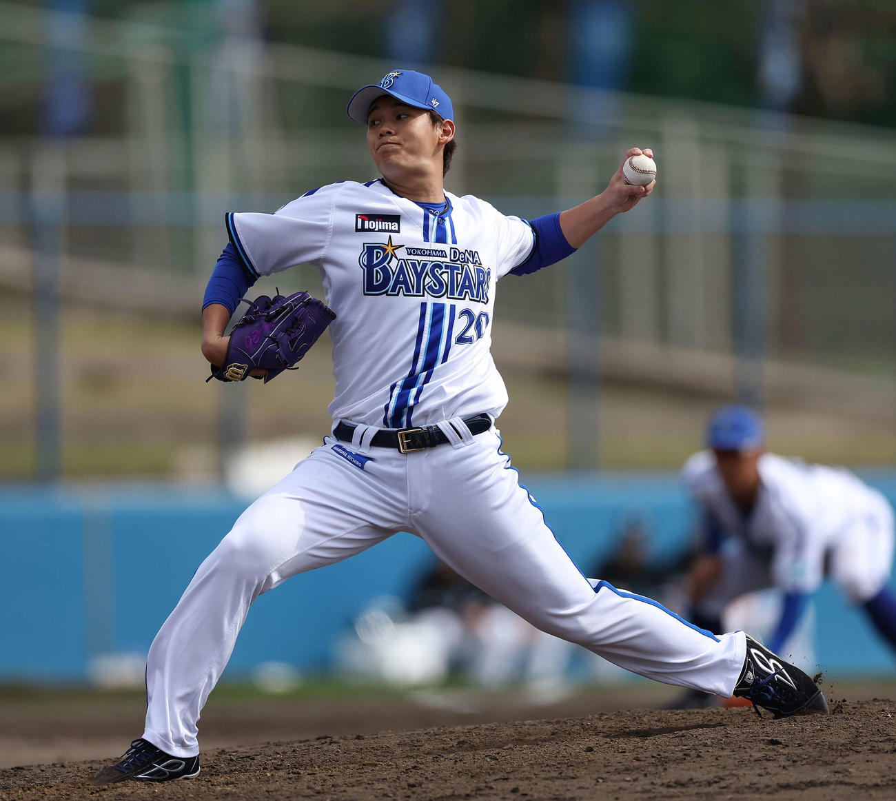 2023年2月16日、ロッテ戦5回表、DeNA3番手で登板する坂本裕哉