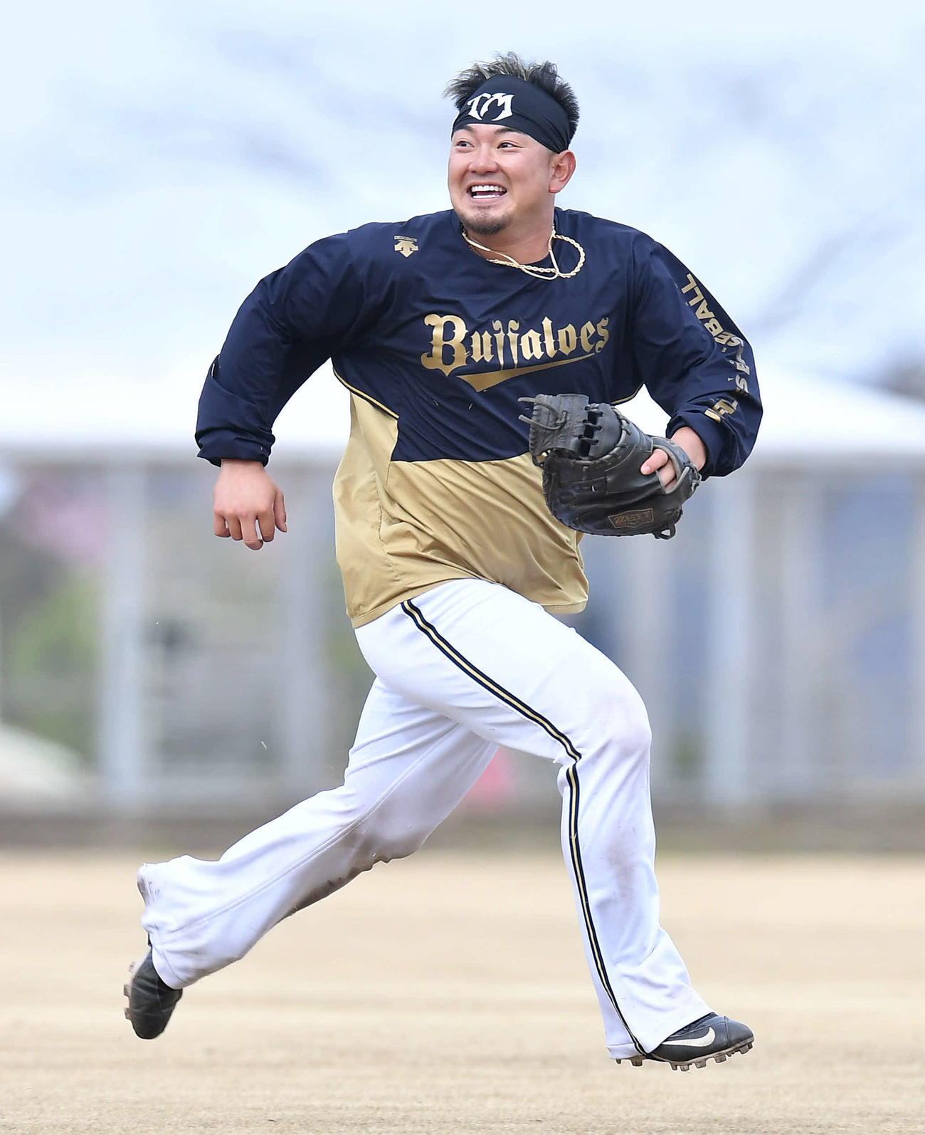 アメリカンノックを受けるオリックス森友哉（撮影・岩下翔太）