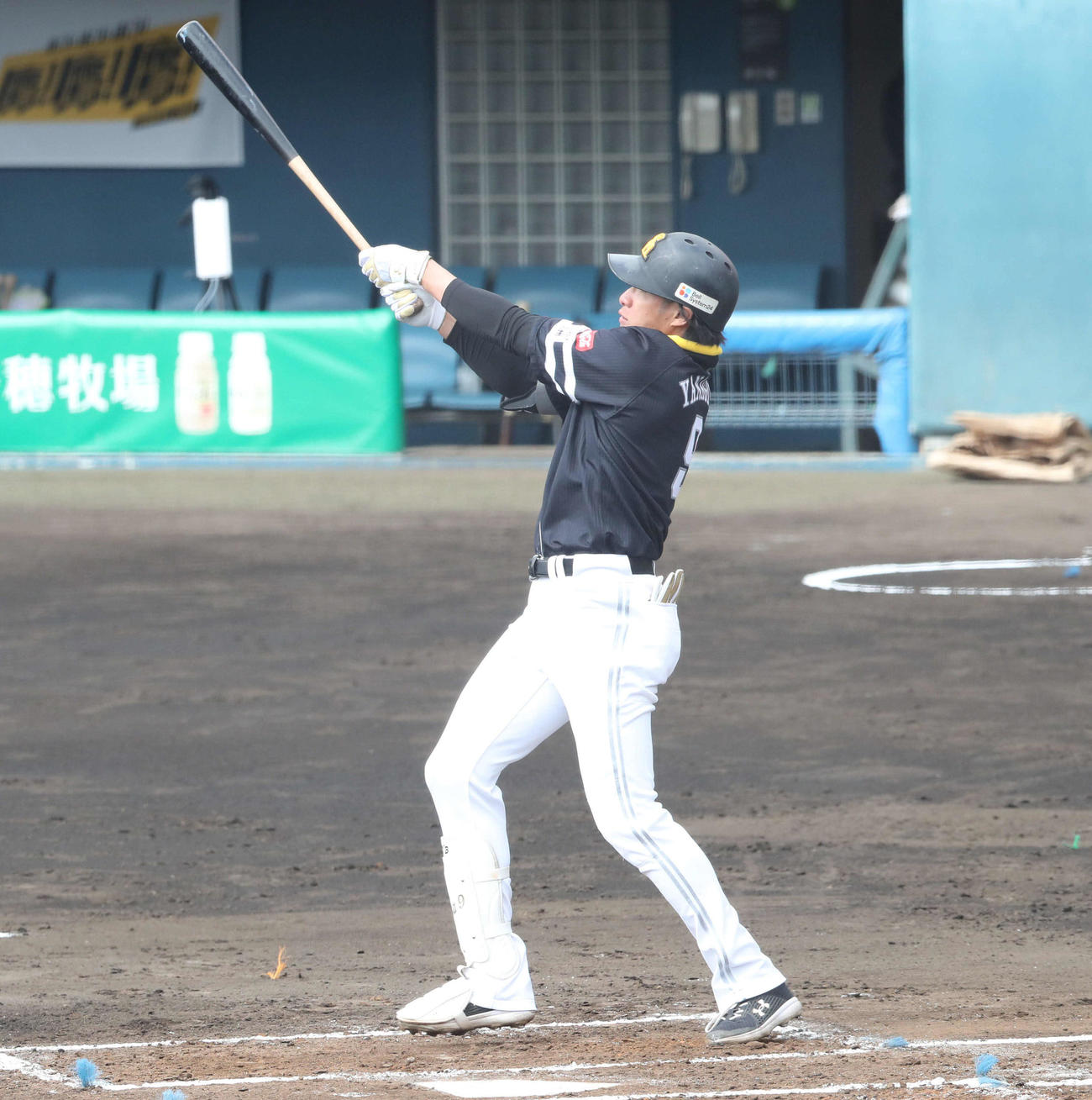 紅白戦　1回表紅1死一、三塁、柳田は右中間に先制となる3点本塁打を放つ（撮影・梅根麻紀）