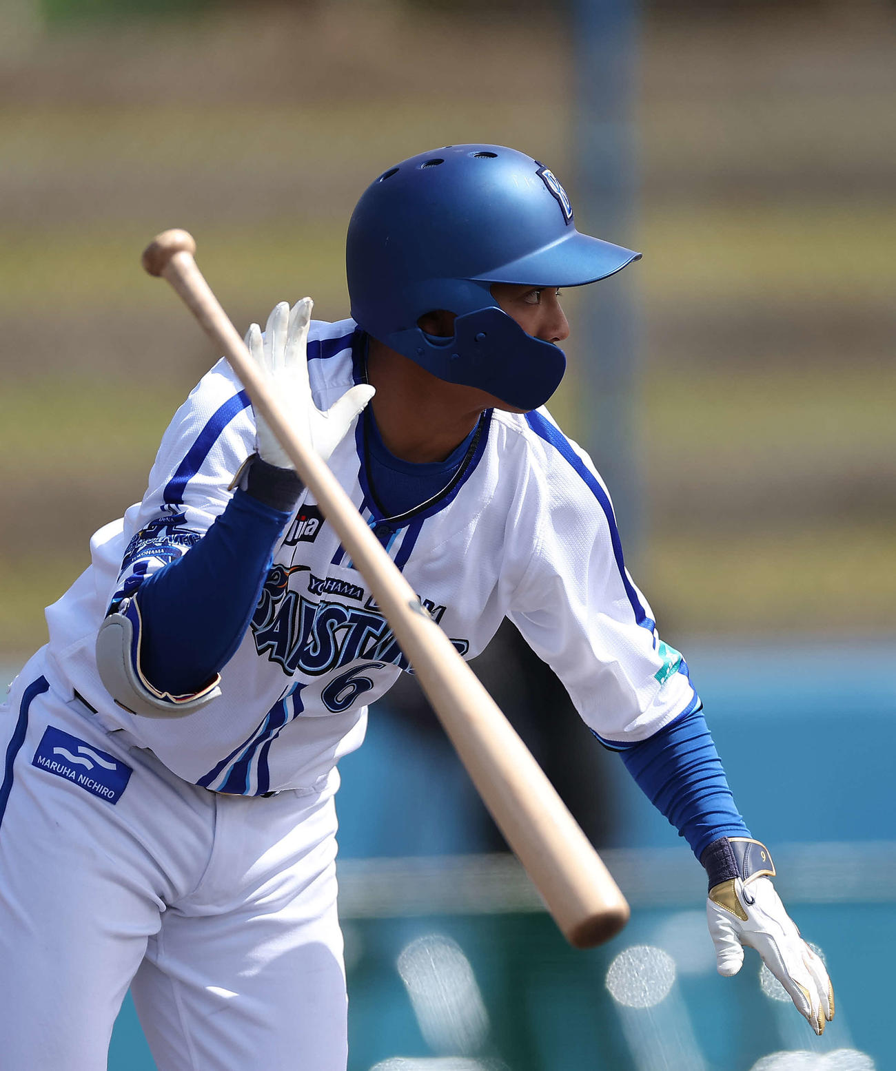 DeNA対楽天　3回裏DeNA2死一塁、二塁内野安打を放つ森（撮影・河田真司）
