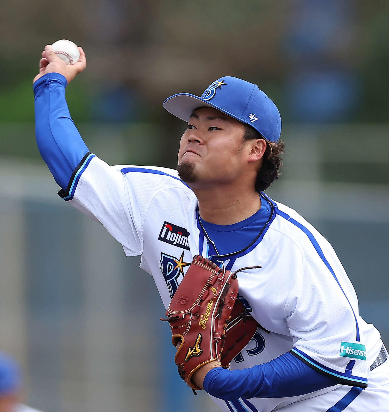 DeNA対ロッテ　8回表、DeNA5番手で登板する伊勢（撮影・河田真司）
