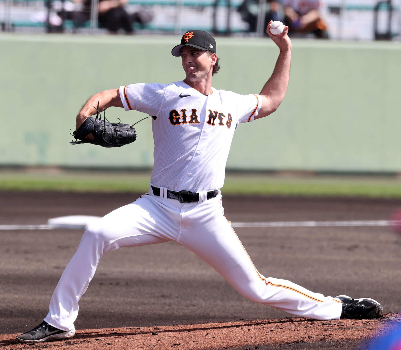 巨人対キューバ代表　力投する巨人先発のグリフィン。（撮影・浅見桂子）
