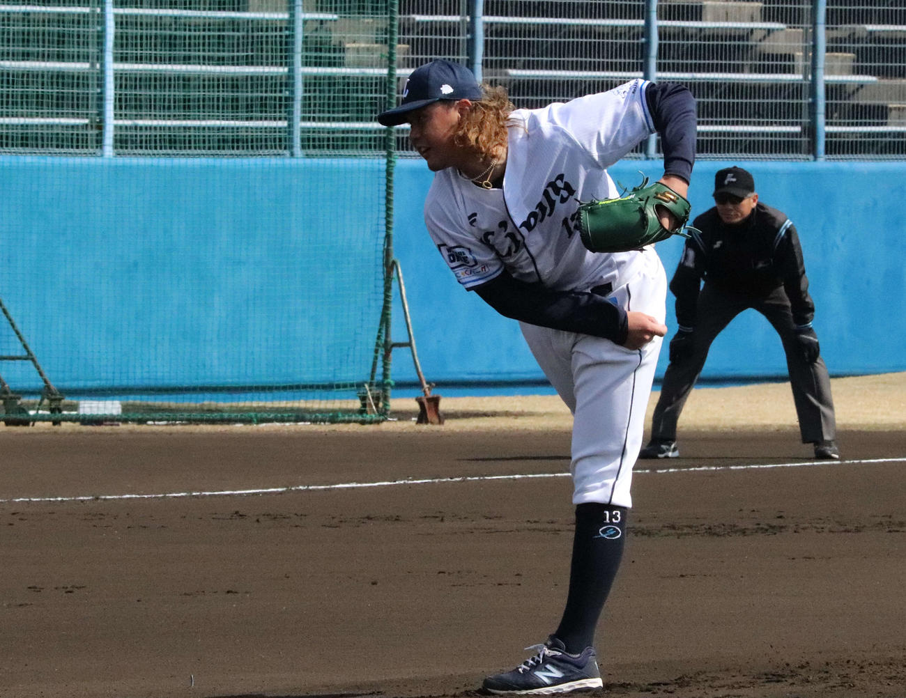 紅白戦に登板した西武高橋（撮影・金子真仁）