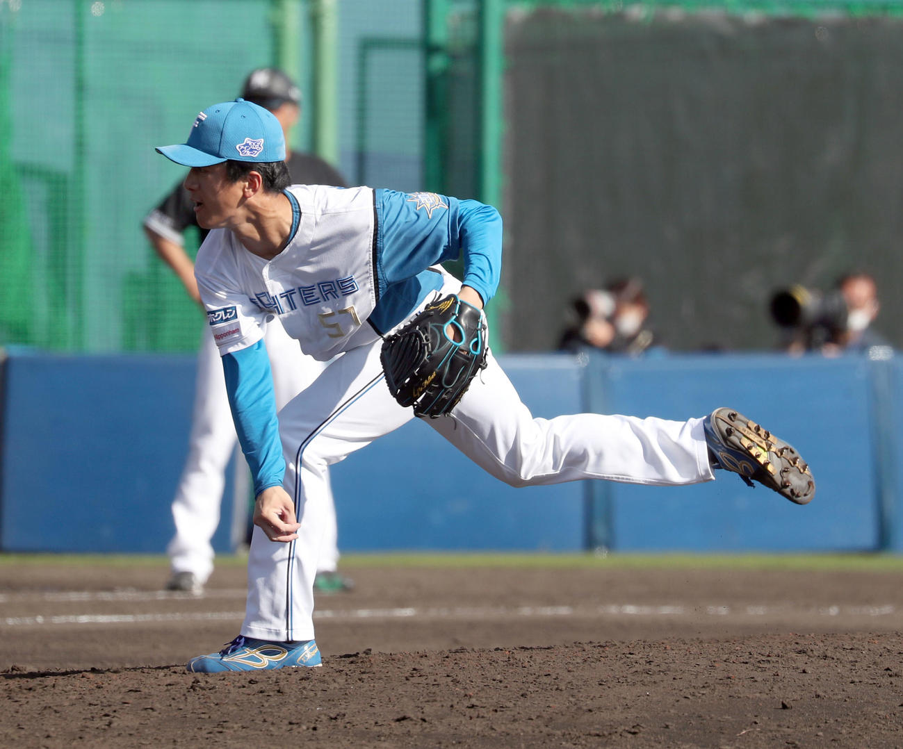 日本ハム対ロッテ　日本ハム7番手の北山（撮影・佐藤翔太）