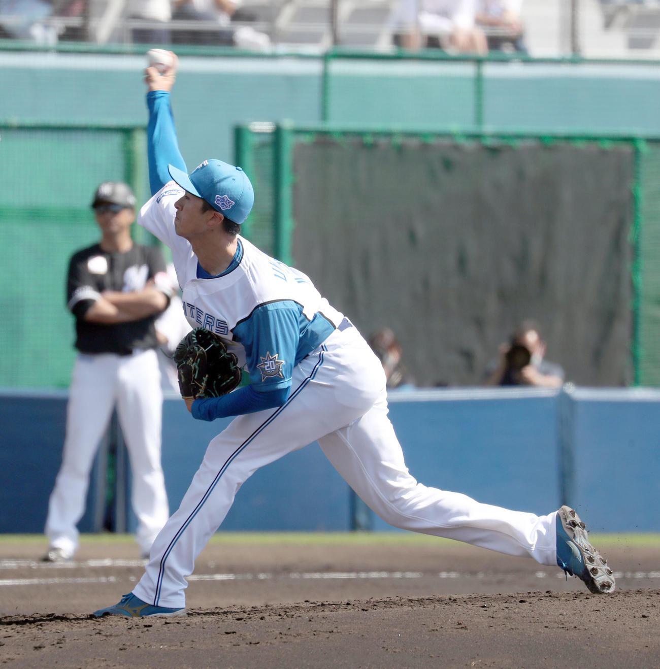 日本ハム対ロッテ　日本ハム2番手の上沢（撮影・佐藤翔太）
