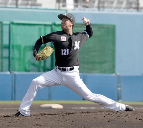 日本ハム対ロッテ　ロッテ2番手の土肥（撮影・佐藤翔太）