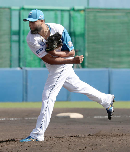 日本ハム対ロッテ　日本ハム4番手のロドリゲス（撮影・佐藤翔太）