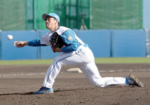 日本ハム対ロッテ　日本ハム6番手の宮内（撮影・佐藤翔太）