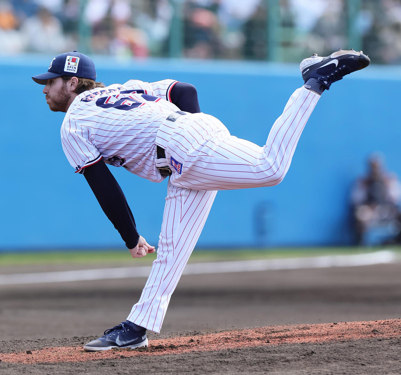 ヤクルト対巨人　ヤクルト先発のピーターズ（撮影・足立雅史）