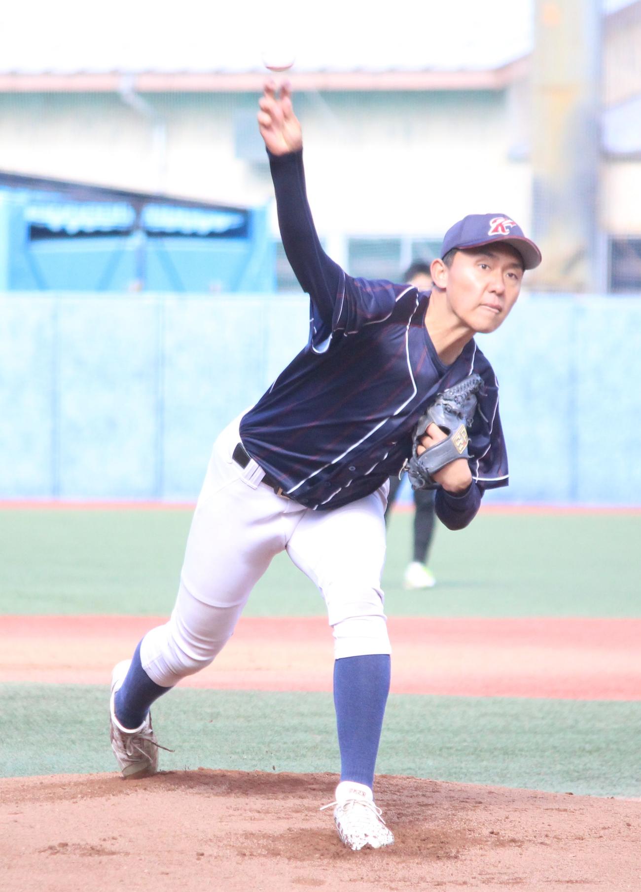 日大国際関係対国士舘大　今季初のオープン戦に先発し力投する国士舘大・重吉（撮影・保坂恭子）