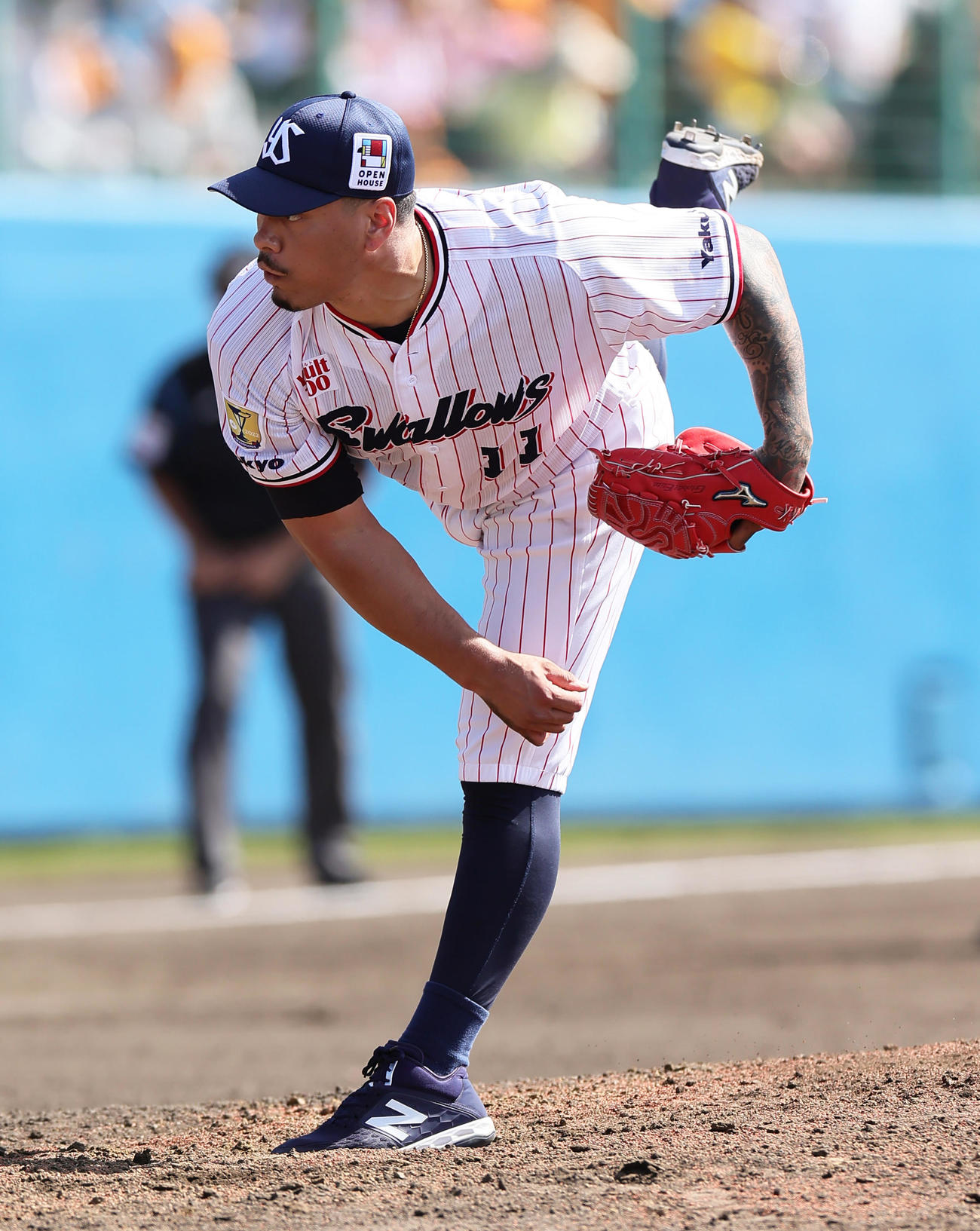 ヤクルト対巨人　5回から登板したヤクルトのケラ（撮影・足立雅史）