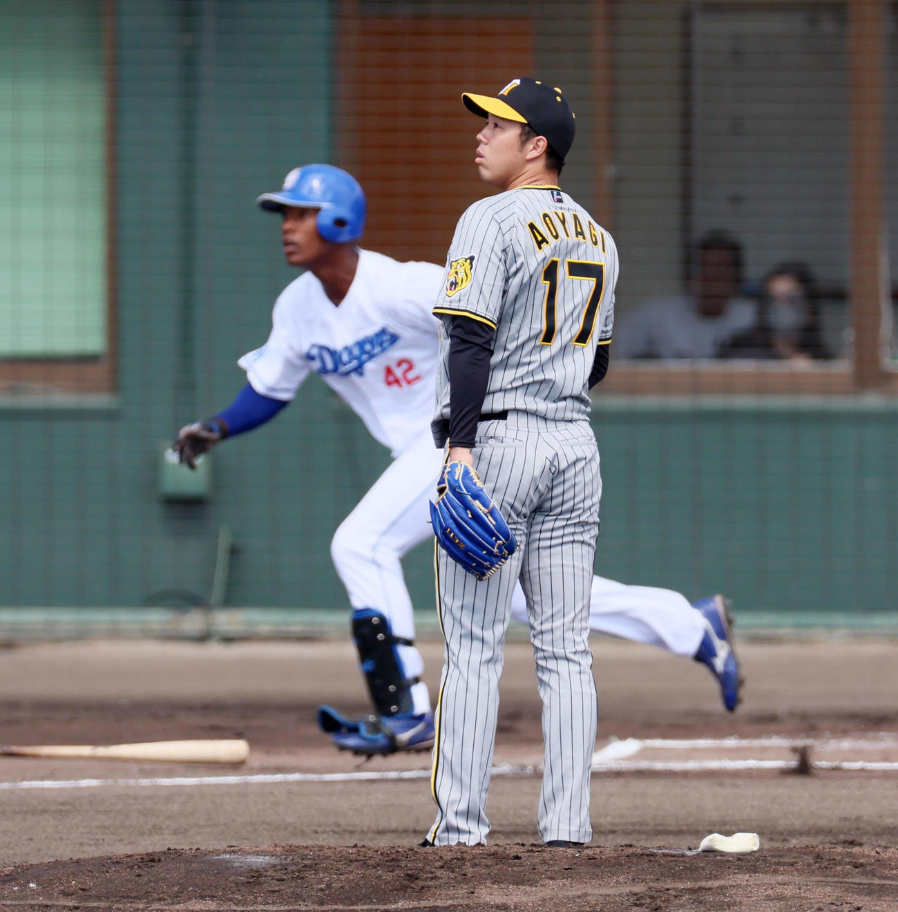 1回裏中日無死、青柳はブライト健太に右越え本塁打を被弾（撮影・加藤哉）