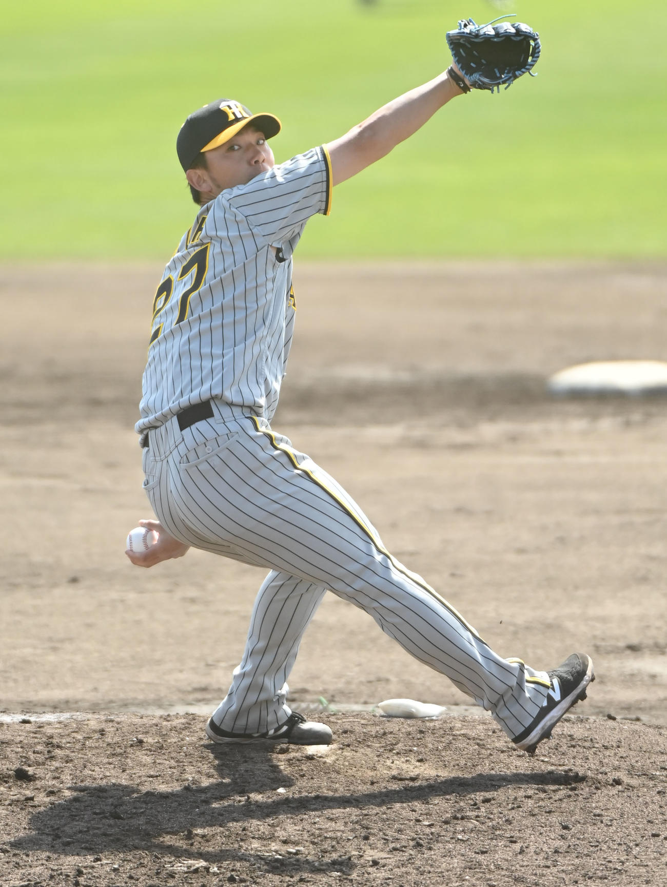中日対阪神　中日対阪神　3回裏、阪神2番手で登板する伊藤将（撮影・森本幸一）