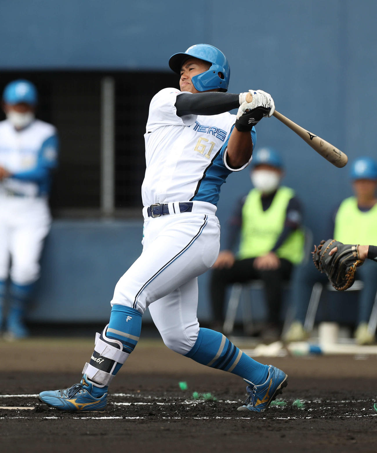 日本ハム対阪神　1回裏日本ハム無死、今川は左前打を放つ（撮影・佐藤翔太）