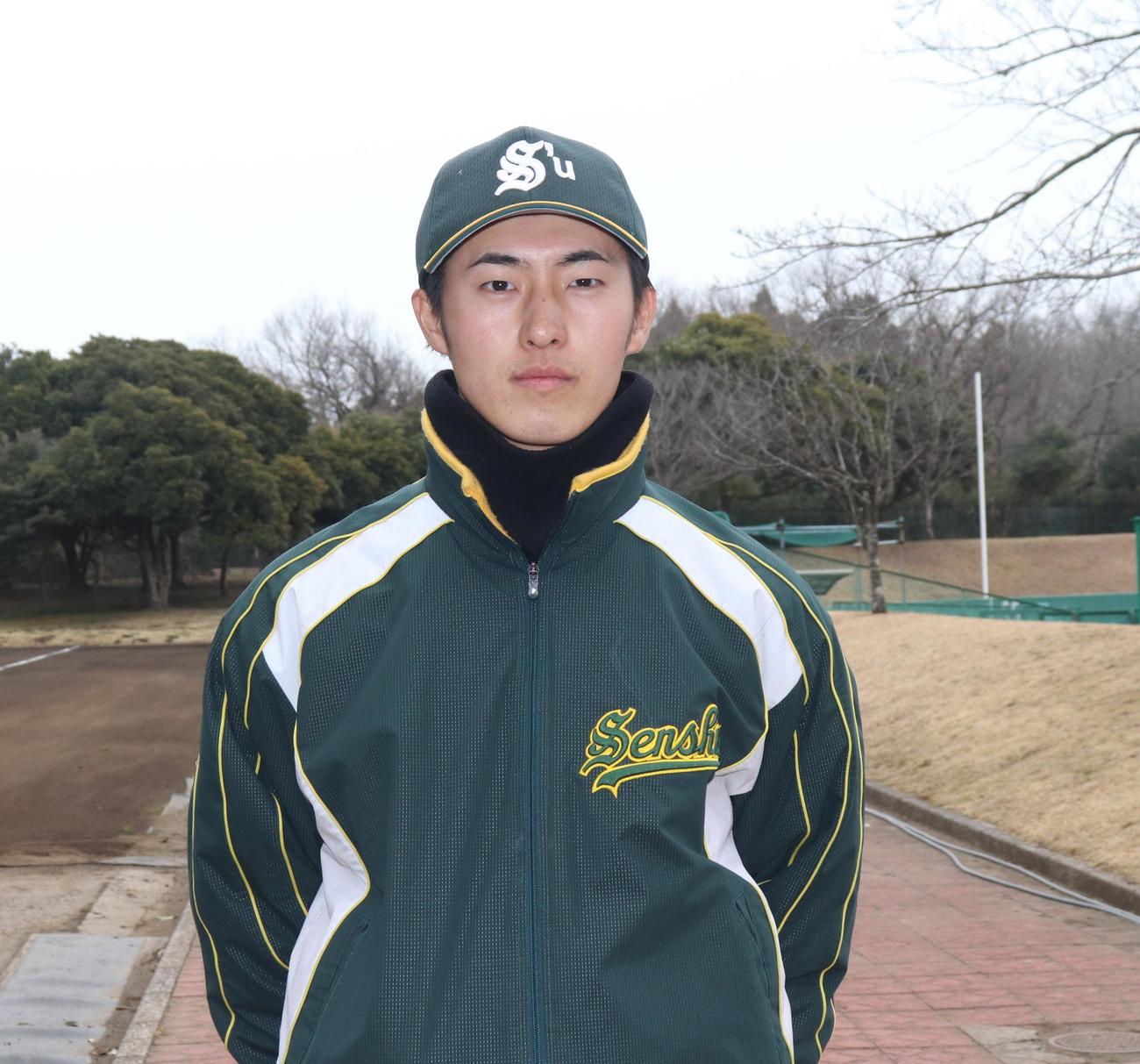 オープン戦　専大対JFE東日本　先発し力投した専大・小野（撮影・星夏穂）
