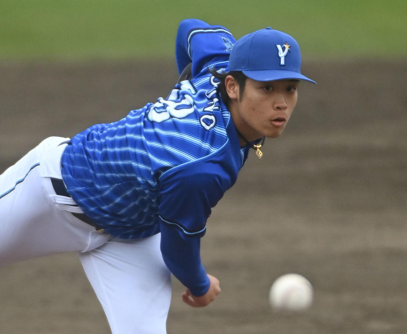 中日対DeNA 5回裏、DeNA2番手で登板する小園（撮影・森本幸一）