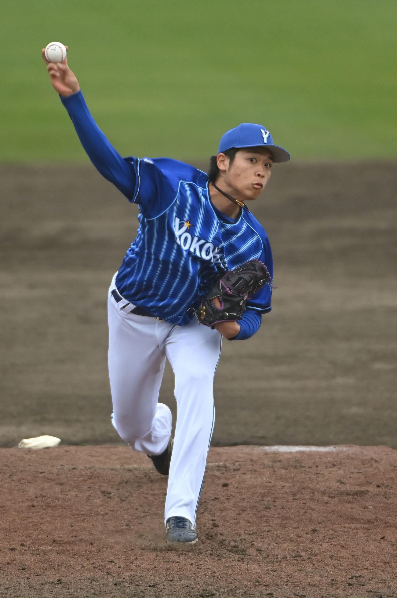 中日対DeNA 5回裏、DeNA2番手で登板する小園（撮影・森本幸一）