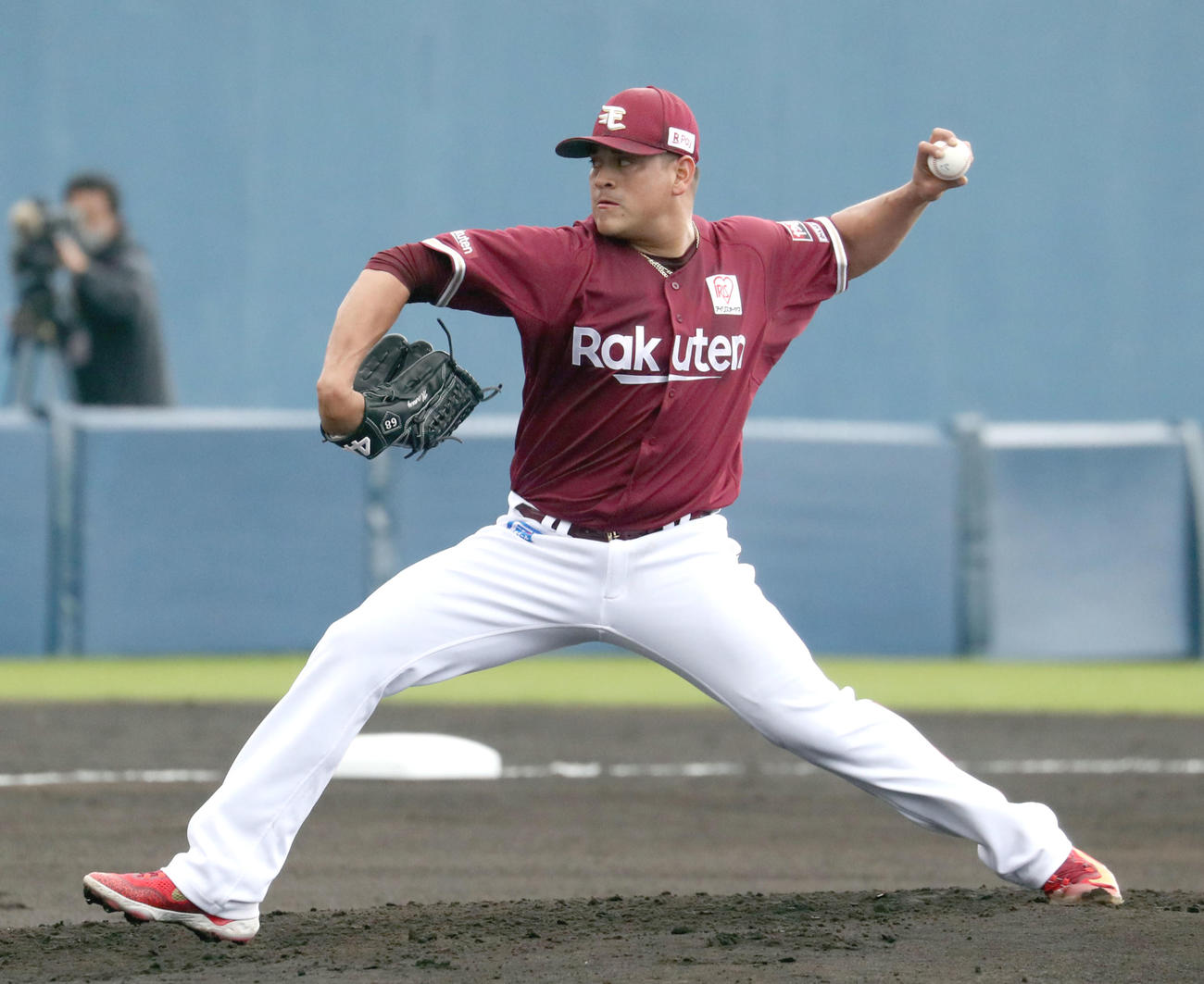 日本ハム対楽天　楽天先発のバニュエロス（撮影・佐藤翔太）