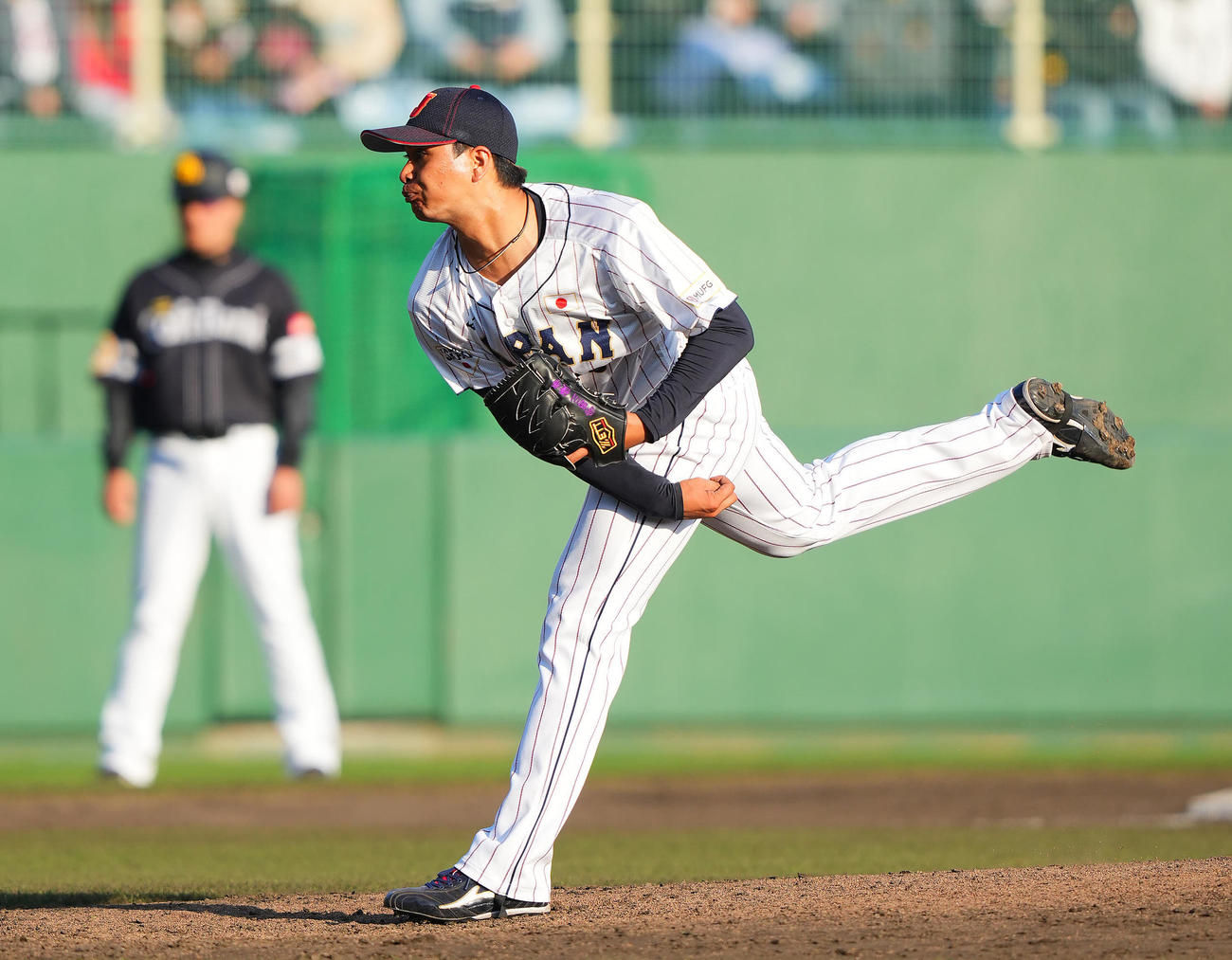 日本対ソフトバンク　8回表、力投する宇田川（撮影・垰建太）