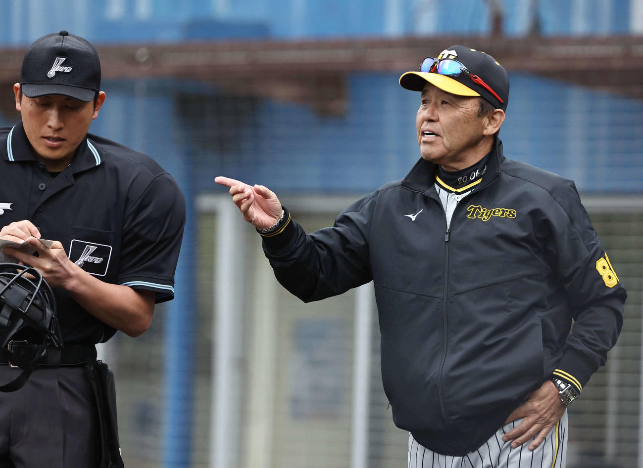 阪神岡田監督（25日撮影）