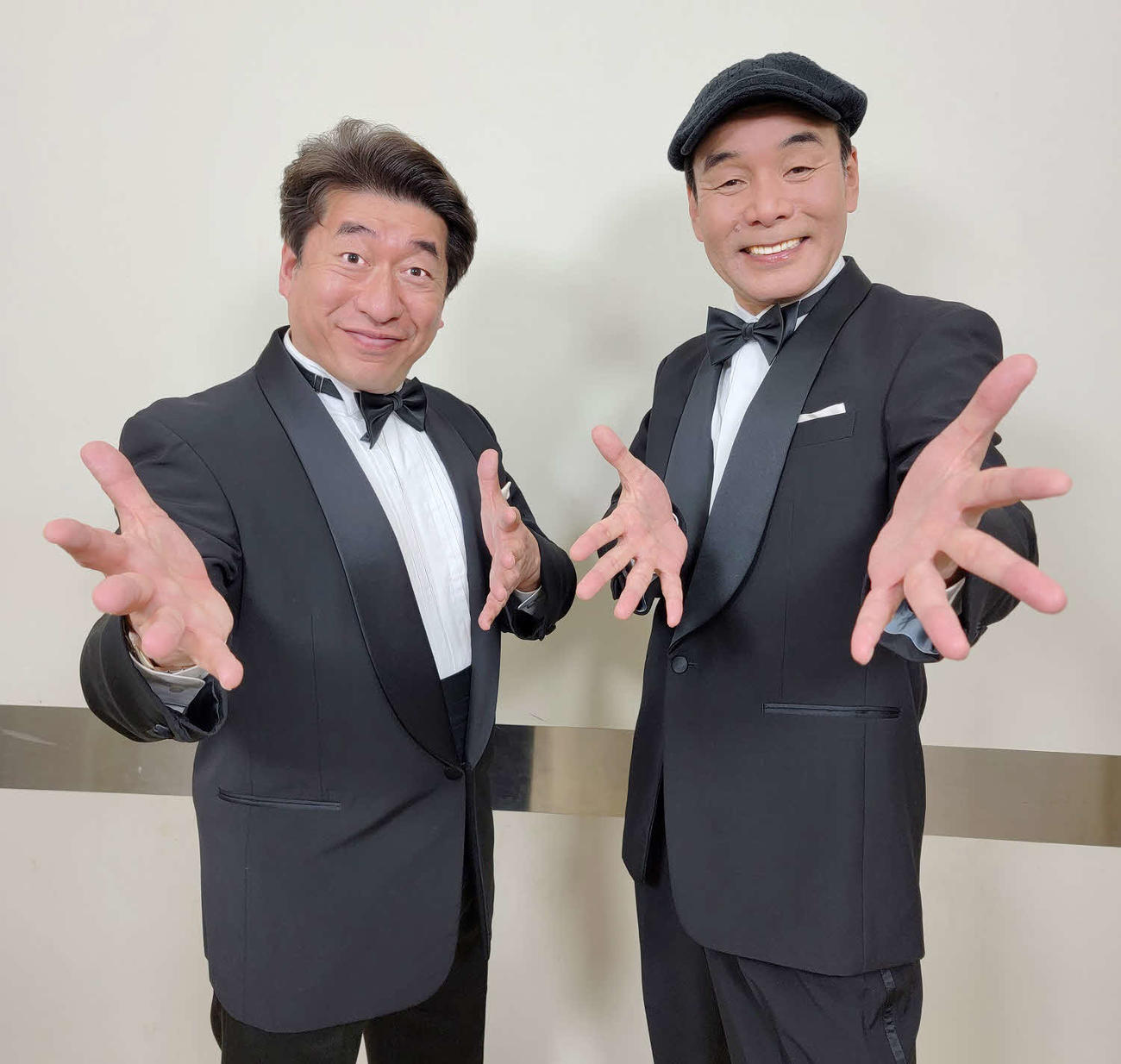 4月9日の中日戦の「OPENING SERIES 2023」のゲストで来場するダチョウ倶楽部（球団提供）