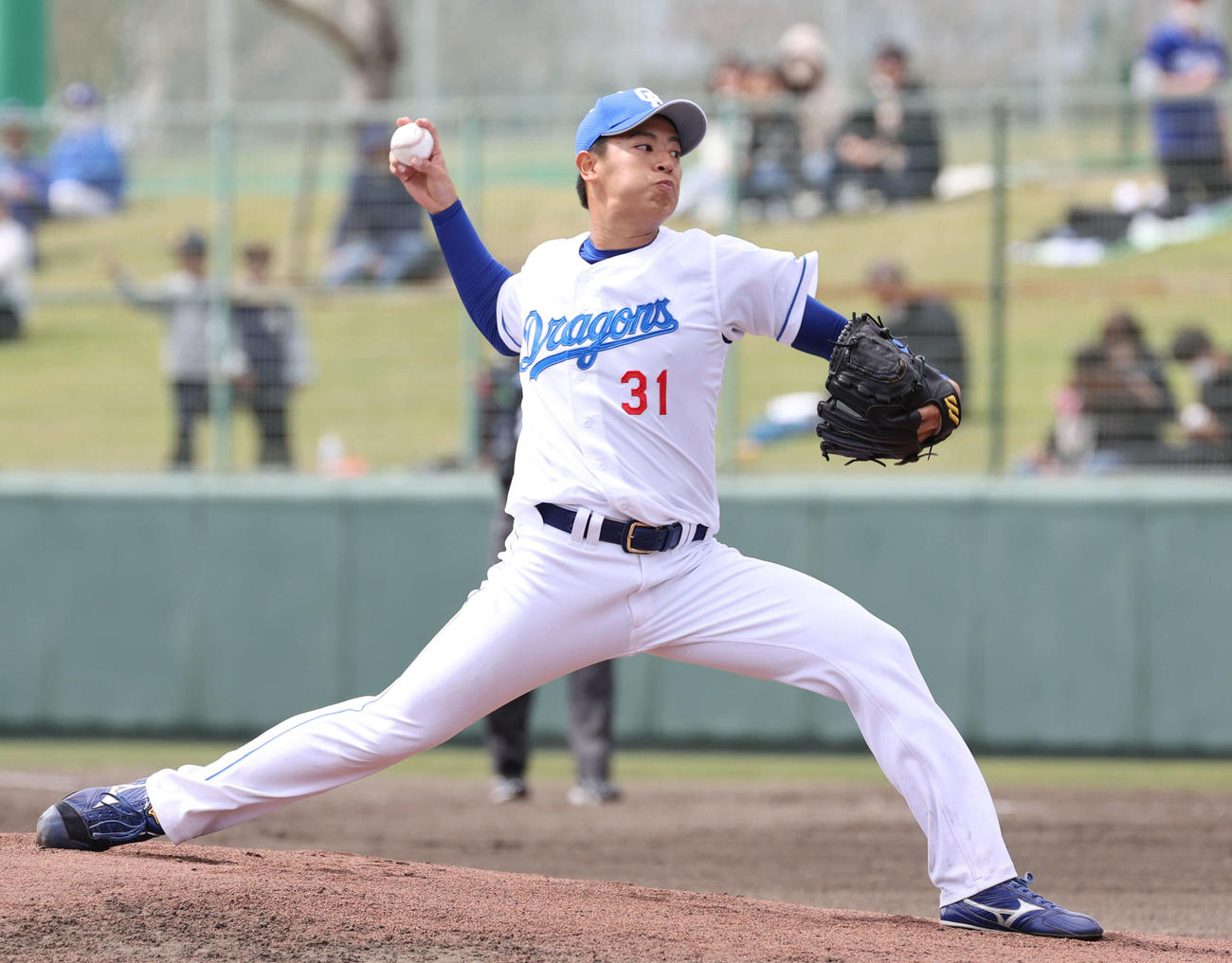 中日対広島　中日先発の仲地（撮影・加藤孝規）