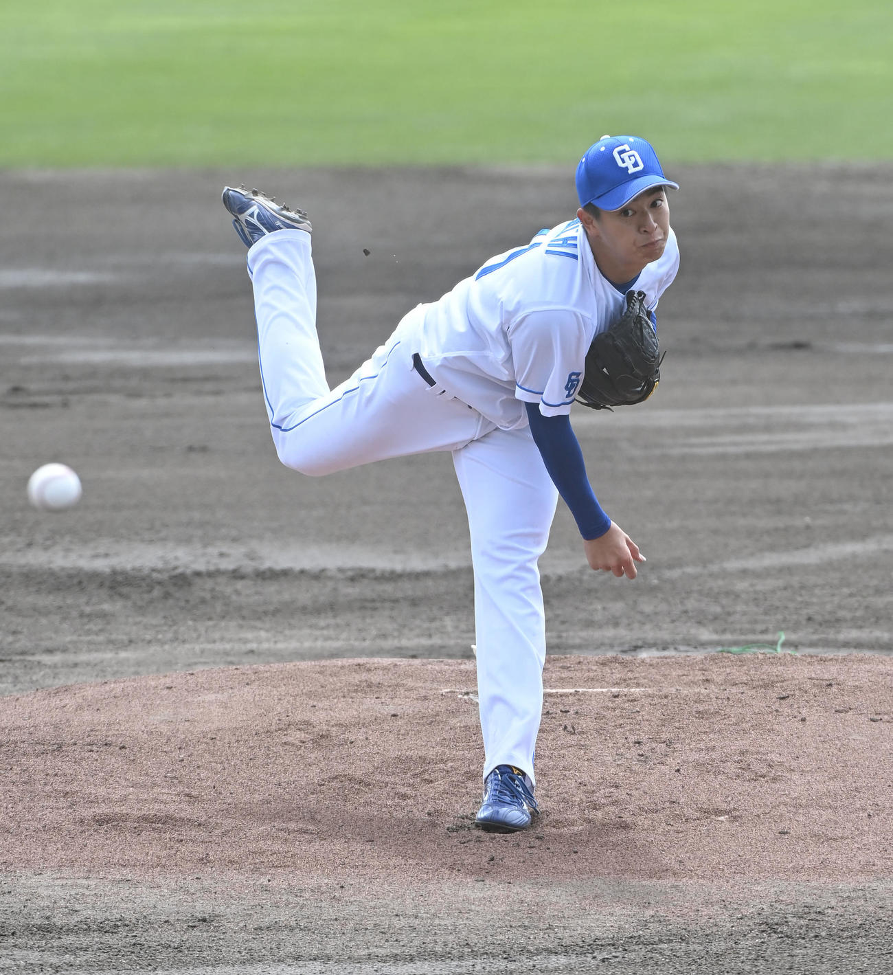 中日対広島　中日先発の仲地（撮影・森本幸一）
